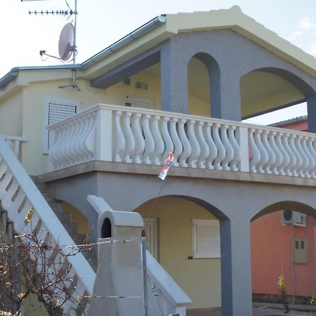 Pahert Beach Apartment Vir Exterior photo
